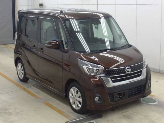 3018 NISSAN DAYZ ROOX B21A 2018 г. (NAA Osaka)